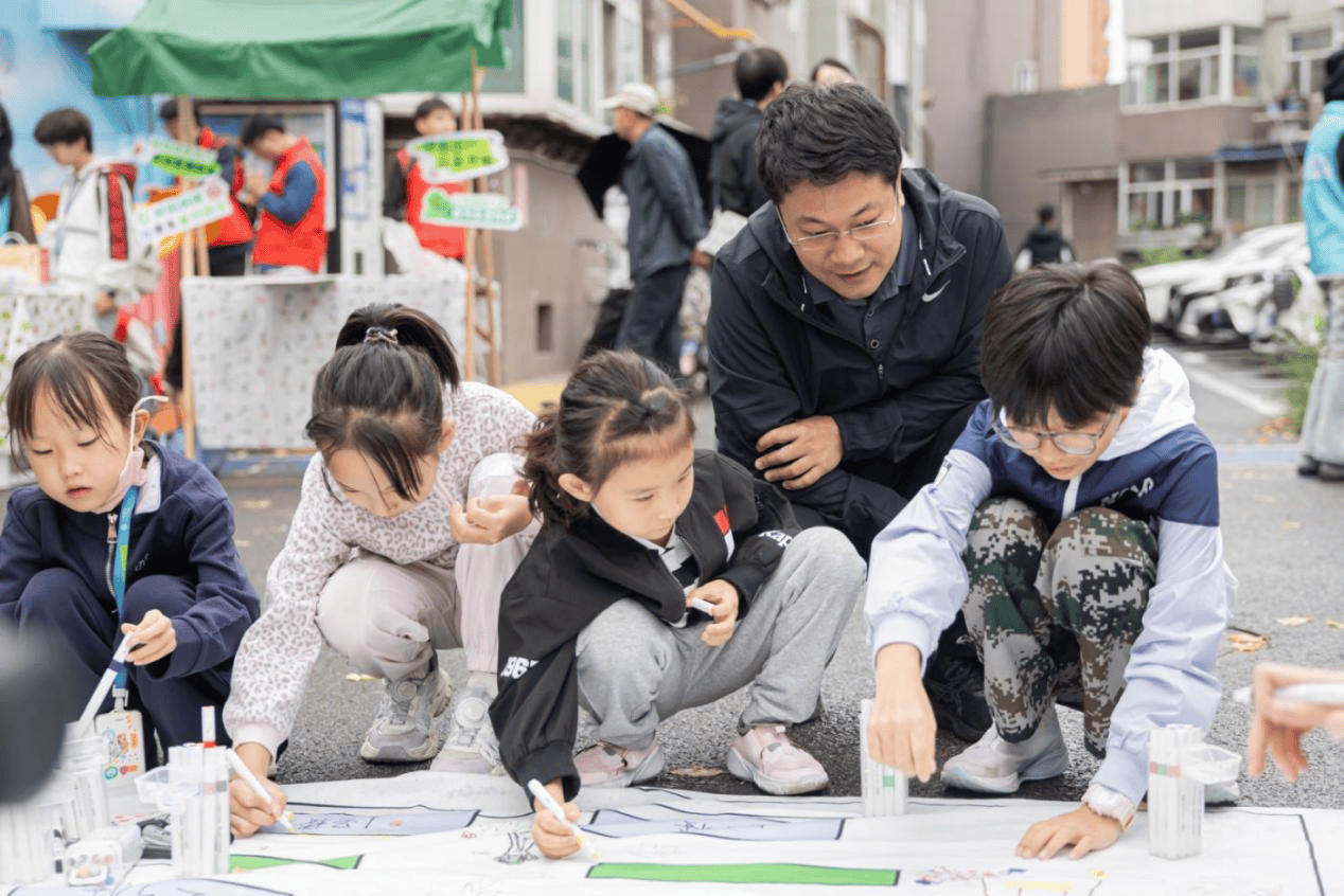 日”环保嘉年华 探索绿色低碳社区新路径PG电子麻将胡了2试玩太原举办“无车(图3)